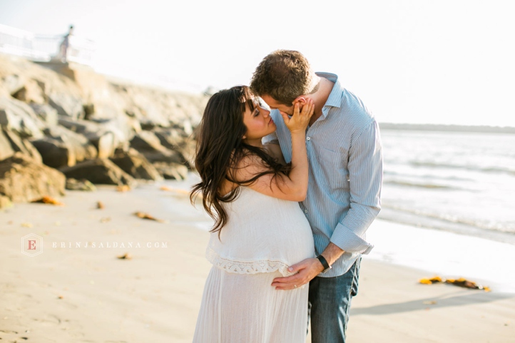 Lifestyle Maternity Session in Marina Del Rey