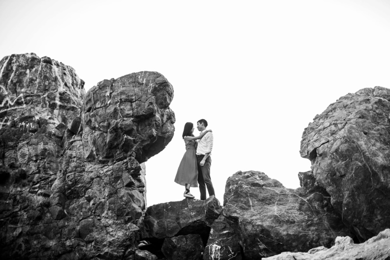 Romantic Enagement Session Palos Verdes among the Rocks